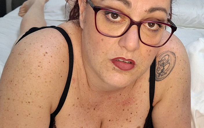 Chupita84: Mutual Masturbation with Cumshot on Face and Glasses