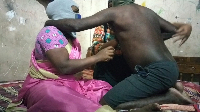 Benita sweety: Učitelka učitelka má žhavý sex se dvěma dívkami