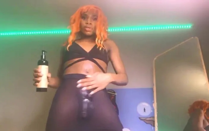 AJ180: Quarantine Queen Cumming On My Face Social distancing is giving...