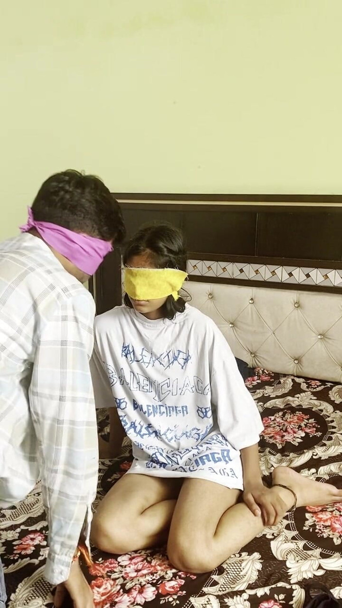 Bracing Safari 4: Indian Boy Lift His Desi GF in Arm and Hard...