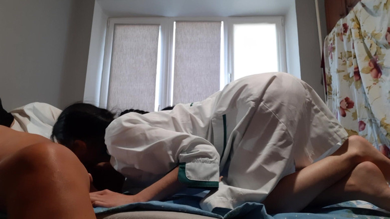 Lesbian-illusion: 환자와 섹스하는 두 명의 간호사(발 페티쉬, 커닐링구스, 젖꼭지 핥기)