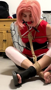 Antrenamentul Shibari al Sakura Haruno