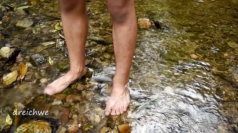 Dreichwe: Un baño de pies en el río