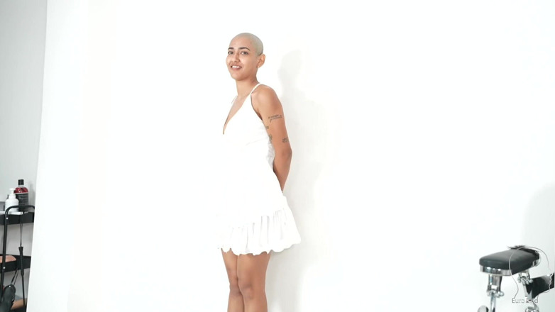 Euro Bald: Hindi