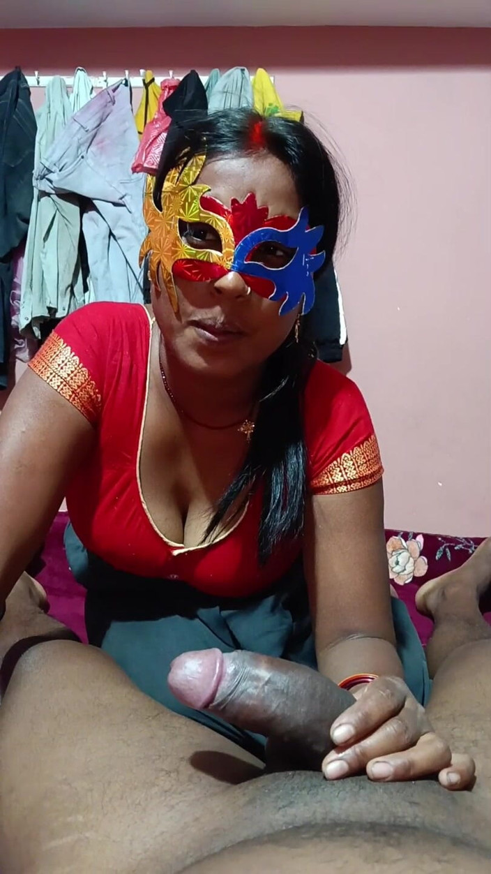 Sita Kumari: Menghisap jus zakar abang ipar dan membawanya keluar ke dalam...