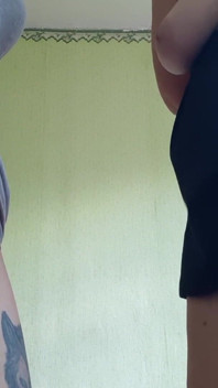 Studentessa magra si masturba con un insegnante miLF