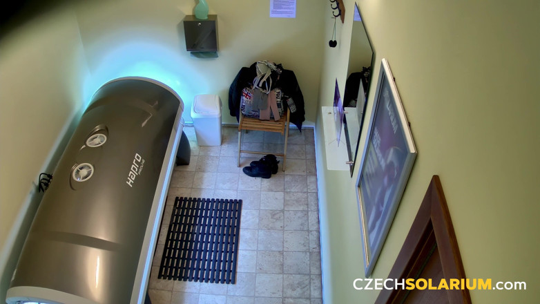 Czech Solarium: Çek solaryum 28: esmerin amcığı tam ekranda