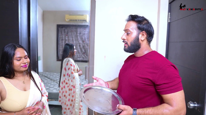 HOTKAMASUTRA: Tetek bhabhi desi India yang paling cantik ditekan dan dikongkek...