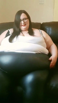 Shy SSBBW Makes a Dating Profile