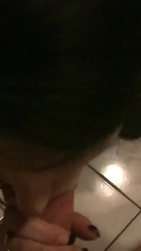 Busty brunetka Bridgette Powell rucha swojego chętnego kutasa