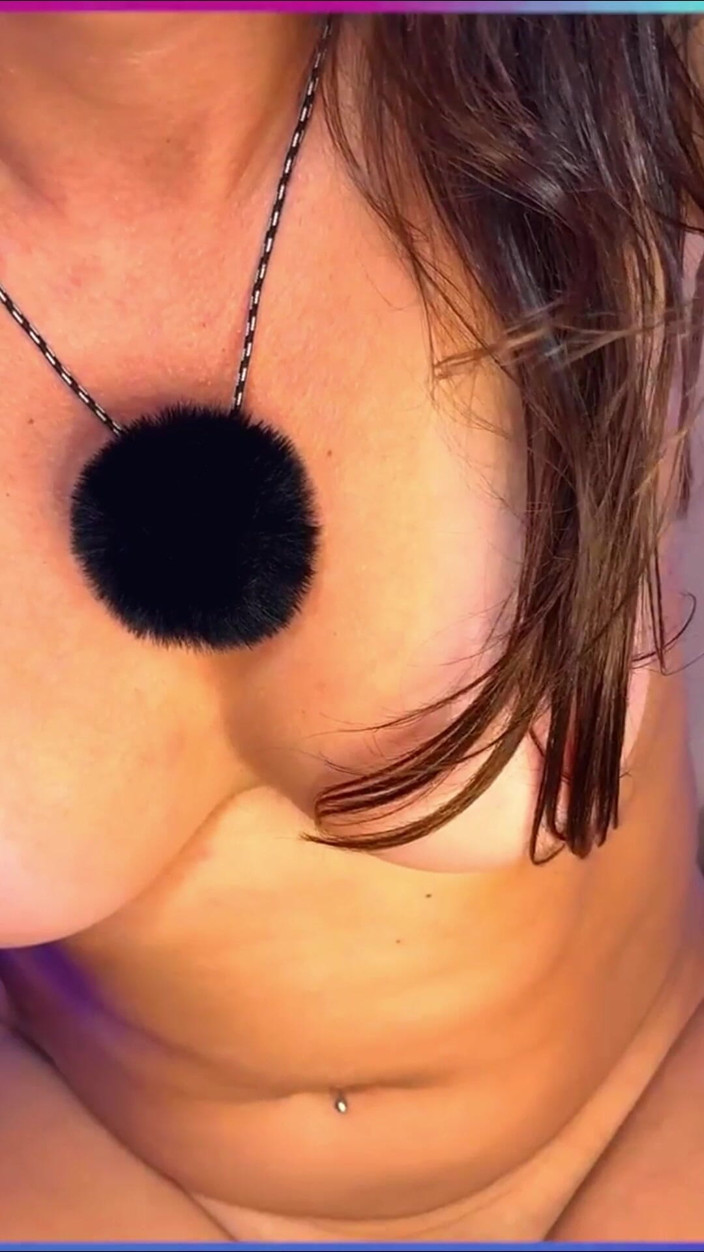 Rebeca Juicy: Bugünün canlı komedisi