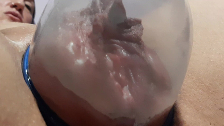 Danaxmuscles: 惊人的抽插巨大的阴户