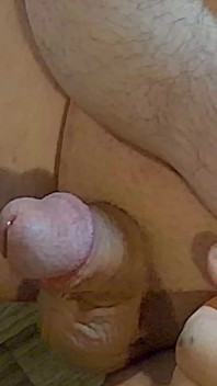 Matura Si Masturba Il Cazzo Rasato E Sborra