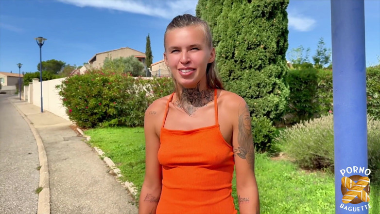 Porno Baguette: Mélanie, Beautiful Blonde, Wants to Get Fucked Really Hard