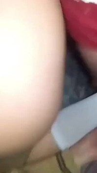 Minha namorada é uma garota muito deliciosa e puta, meus pais me pedem para levá-la para a aula, mas acabamos fodendo.