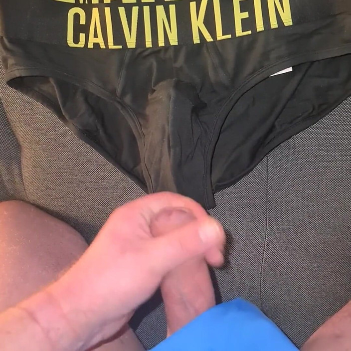 CumShorts: Gozada de calcinha