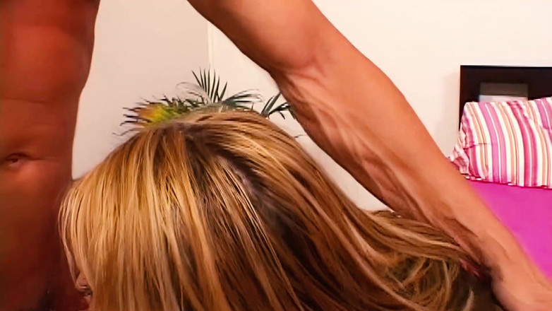 BestPorn85: Kylie Richards je čerstvá a připravená na ptáka