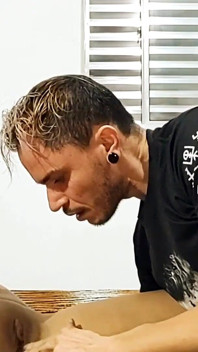 Luara Sonza Gets a Tattoo, She Gave It to the Stud, the Tattoo Artist of Porn Actresses, Alemão Tatuador.