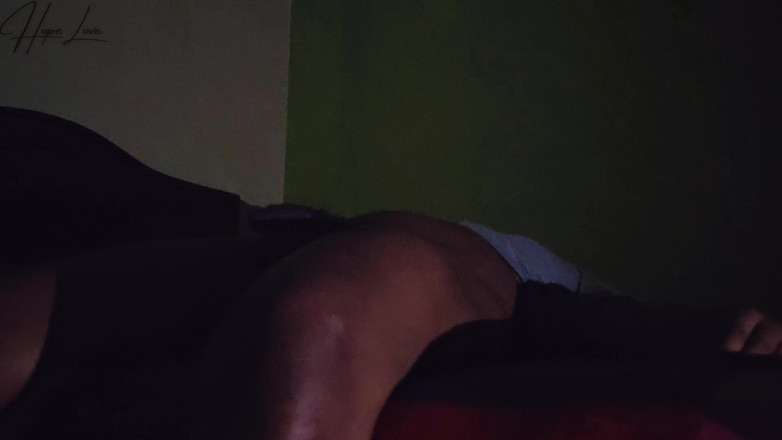 Hope Love: Sexy nadržená žena v noci jízda pro mrdku dovnitř.