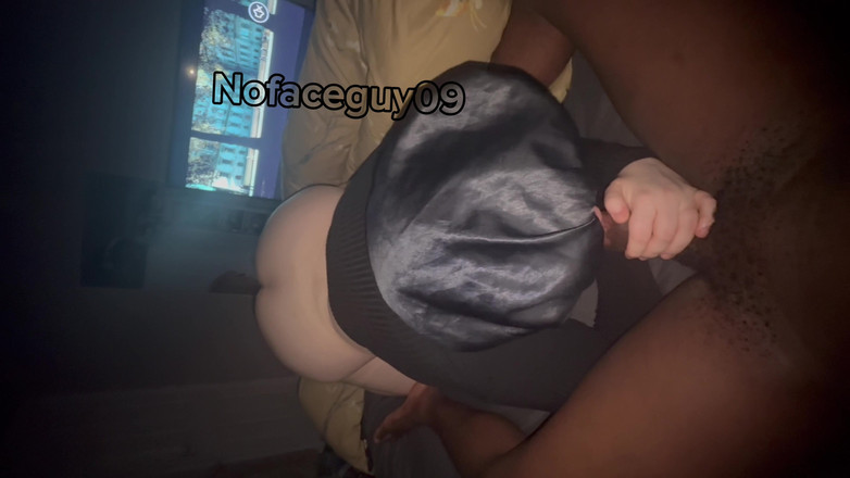 Nofaceguy09: Ma femme me suce la bite pour se faire baiser...