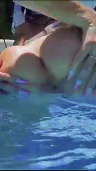 Werden Sie mit mir an den Pool kommen?