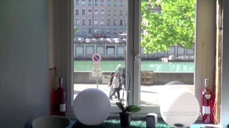 STRAIGHT BOY CURIOUS: Tim se fait baiser par Seb en baskets