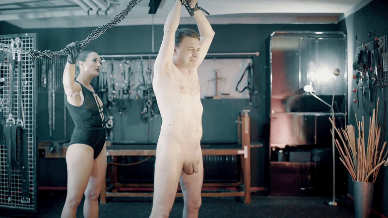 Amalie von Stein: 为了你的女神牺牲球！