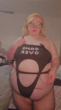 Fat Babe Showing off? More Likely Than You'd Think!