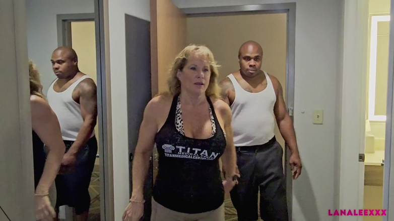 Milf Lana Lee: Horny Mature MILF Lana Lee Seduces Tired Mover for Passionate...