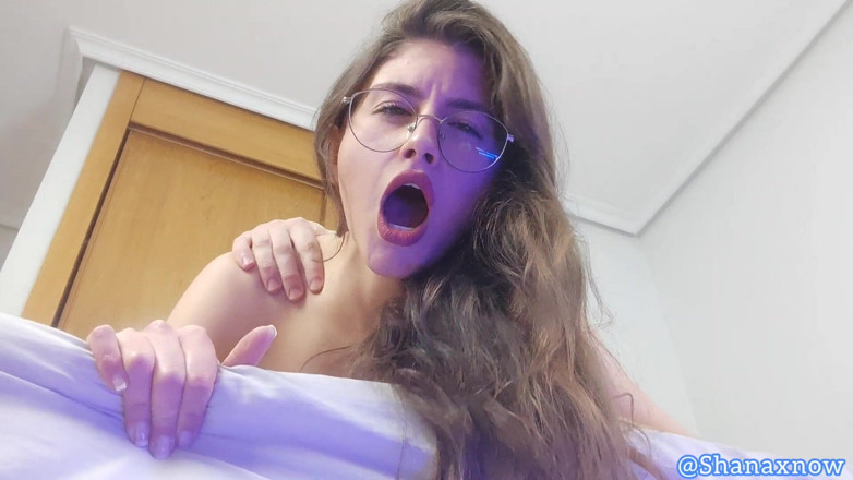 Shanaxnow: Cuck unter meinem bett pOV