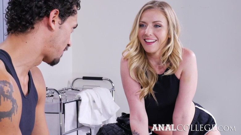 Naughty America: คาร์ลา คุช ยืดรูตูดด้วยควยจ็อก