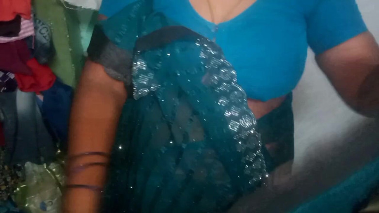 Priyanka314: Grande rabo indiano sexy dona de casa fode