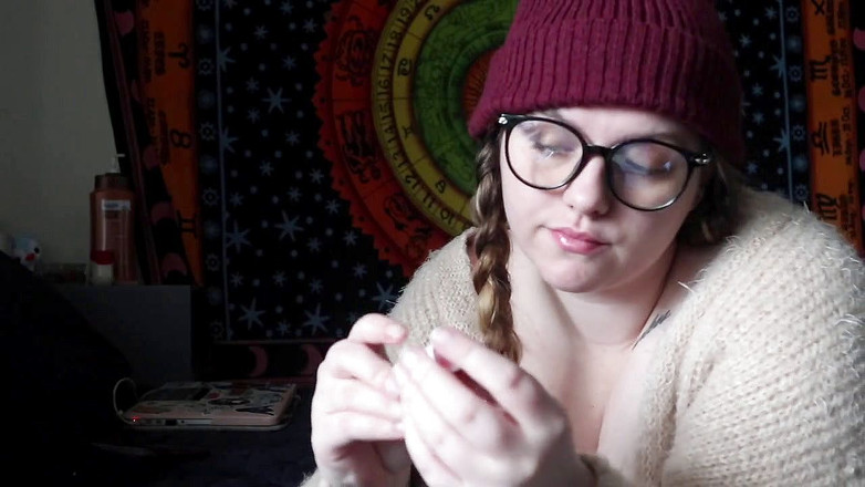 Katie Kitten: Kuarantin awek comel kolej