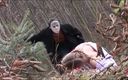 Fetish and BDSM: Блондинку-крошку вздрючили два мужика в масках после погони в лесу