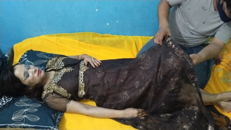 Indian Muslim Couple: Hintli çift gizli yatak odası ritüeli tutkusu, oyunculuğu ve derin bağlantı