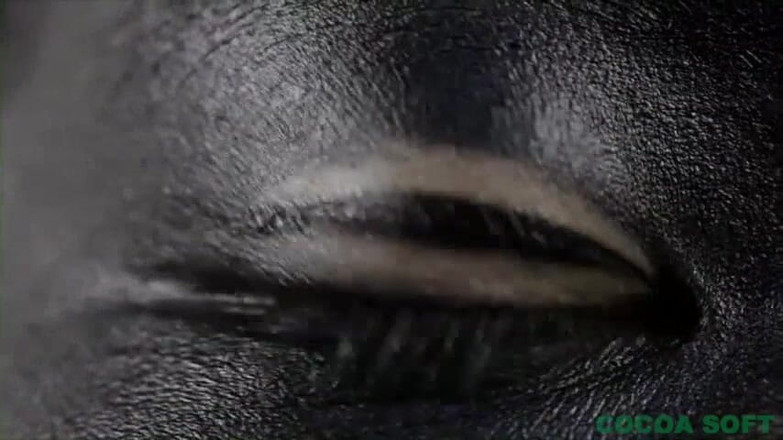 Cocoa Soft: Vücut boyama seansı sonrası mastürbasyon. Genç Asyalı kız