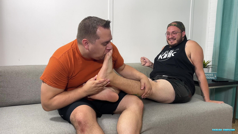 Ticklish Chubs: Prințul Zed are picioare minunate mari