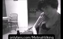 Melinah Viking: Klasyczna czarno-biała kamera Play