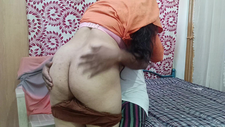 Muruga: Istri frdku ngentot di rumah sambil diam-diam