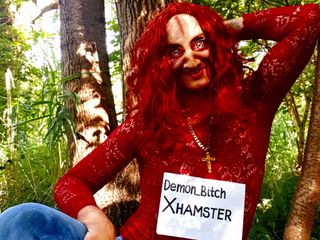 Demon Bitch: Ả điếm quỷ nứng trong rừng 2