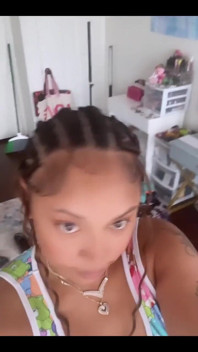 Ho appena preso i capelli con le treccine ti piace?