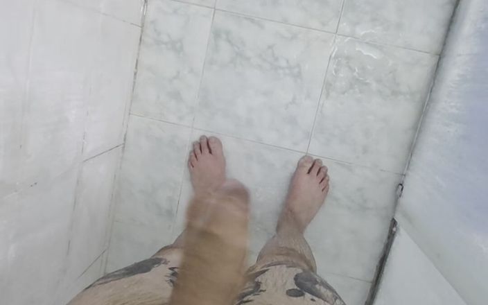 Lkdick8: Một vòi hoa sen rất nóng bỏng