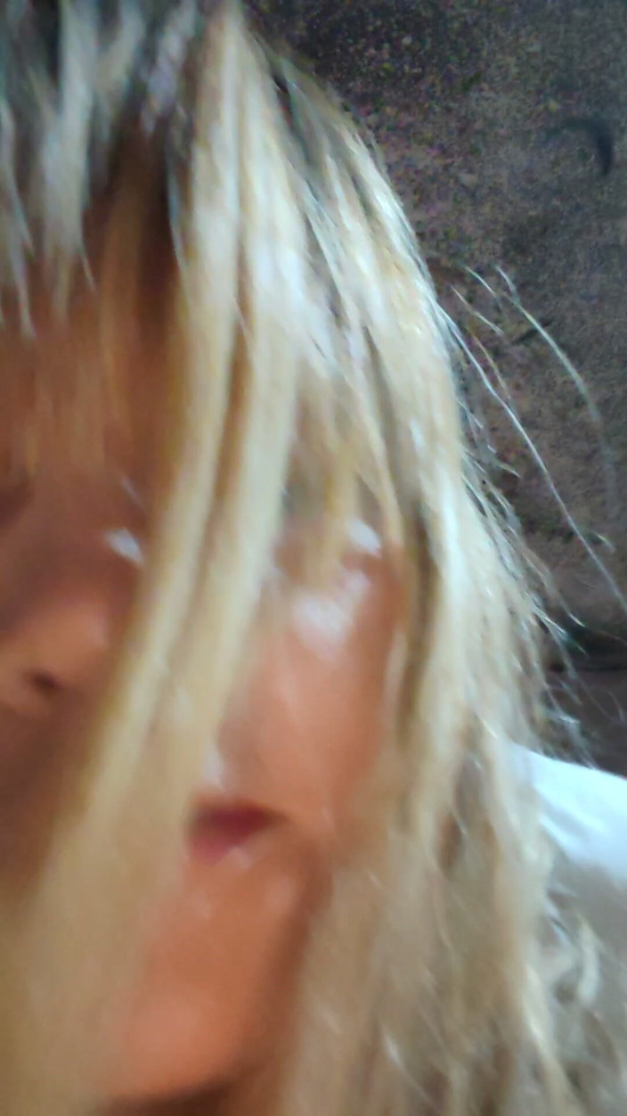 Lusi: Dissatisfied Wife Masturbates with Pillow