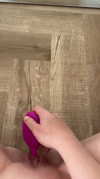 Bürste Als Dildo Benutzt