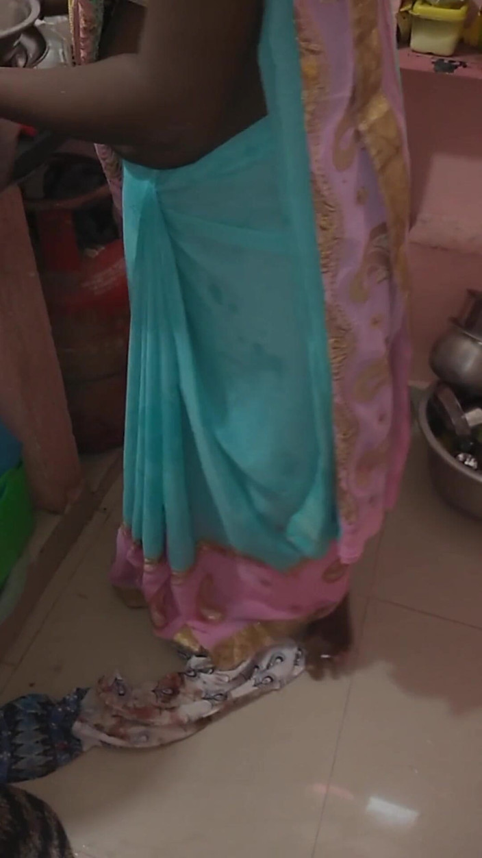 RenuRaj: Urutan minyak nuru MILF desi Tamil Renu, kongkek cowgirl &amp; buah...