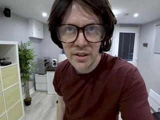 Nerd Pervert: Alora Lux - sorpresa valiente