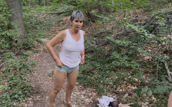 KingYordanov: Doamna O ejaculează în pădure