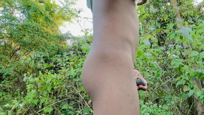 LonlyBoy: 정글에서 자위하는 인도 영 솔로 소년