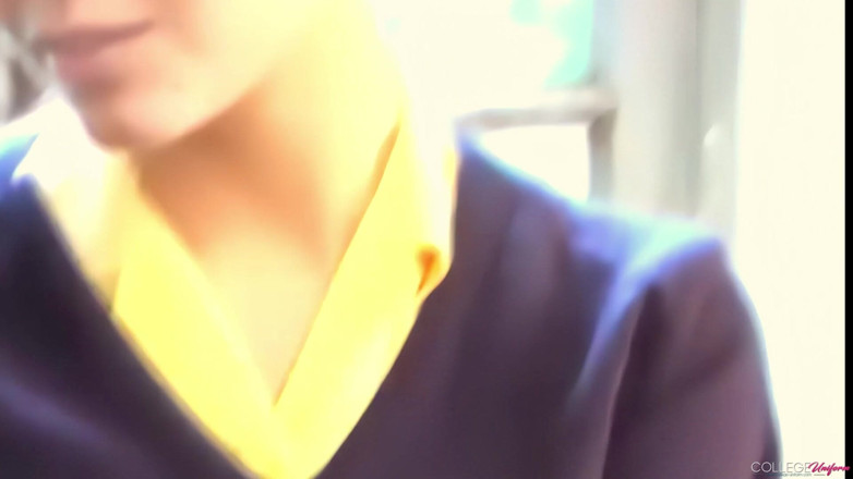 College Uniform: 以Samantha Buxton为特色的课堂挑逗