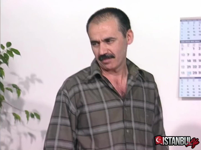 Istanbul life: Sahin k konsoloslukta vizesi için sikişiyor